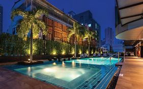 Hotel Solitaire Sukhumvit 11  4*